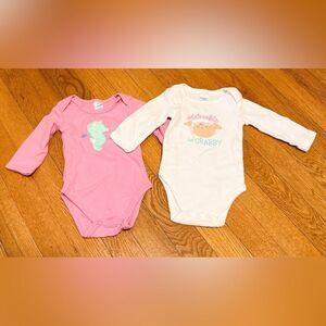 Baby girl long sleeve onesies size 0-3 months set